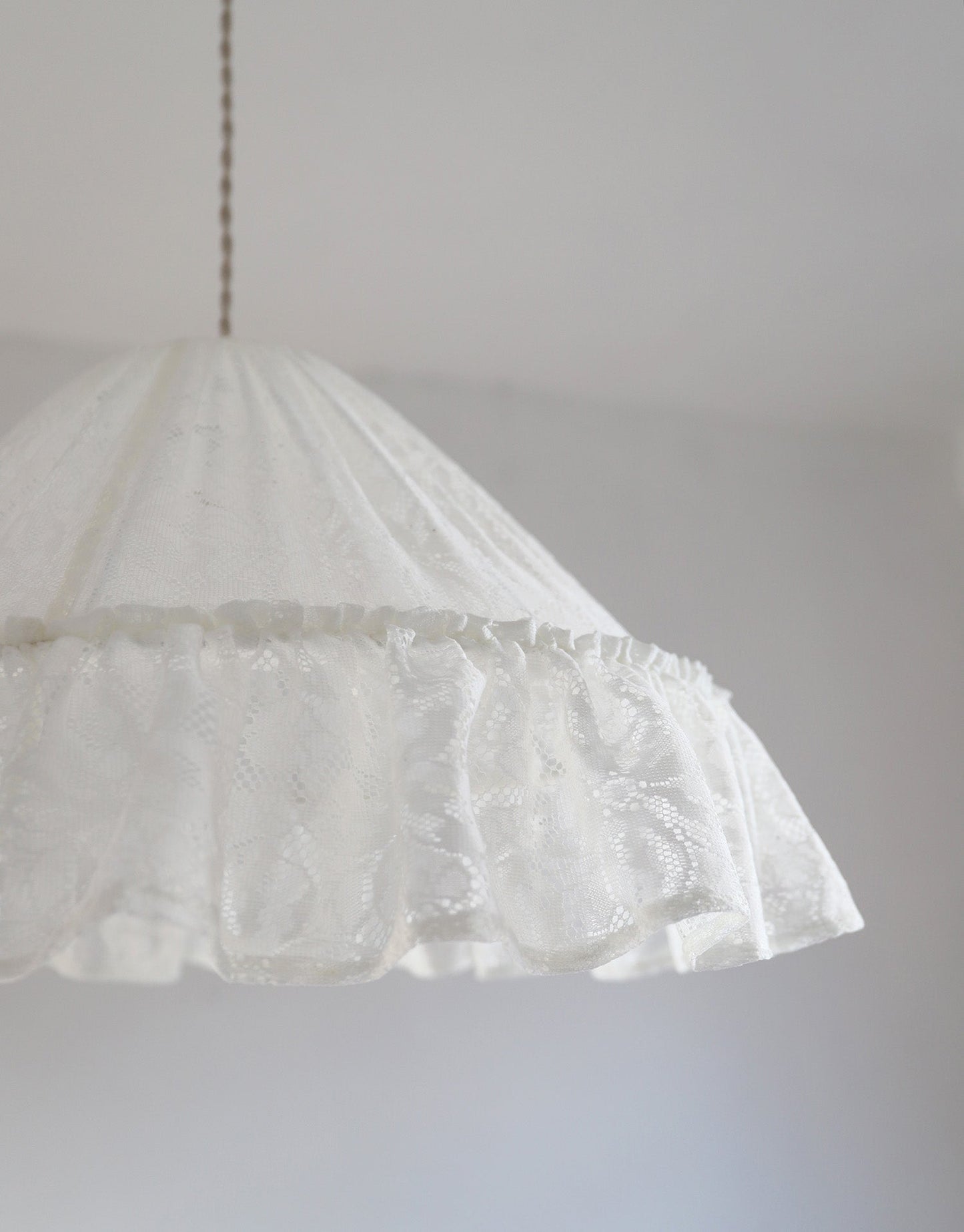 Marie Ernestine Pendant Light – Vintage-Style White Lace