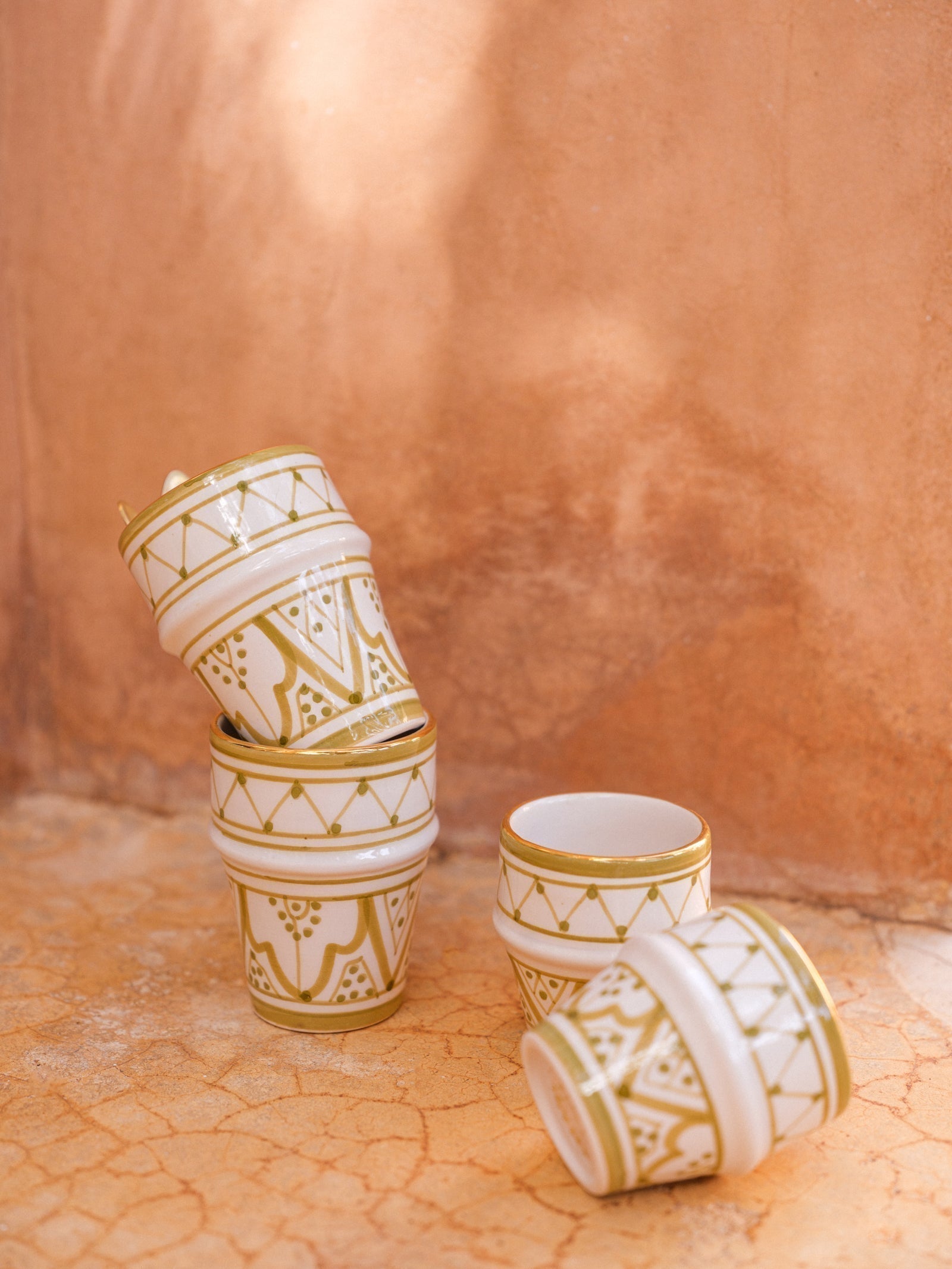 Coffret 2 Moyennes tasses zwak kaki et un beurrier empreinte aubergine gold (9669550473535)