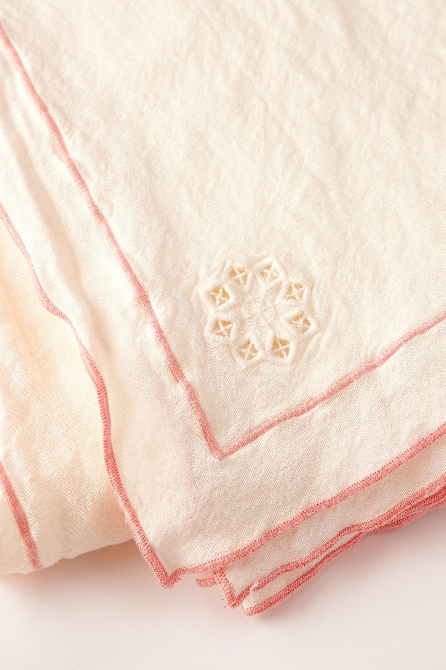 Day for Night Tablecloth Cream/Peony
