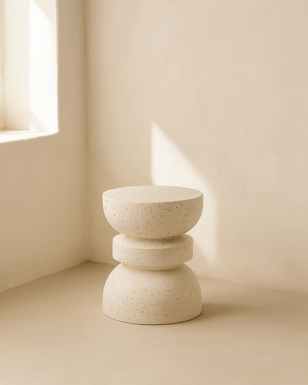 Alba Magnesium-Fibre Side Table, 37 × 37 × 44 cm