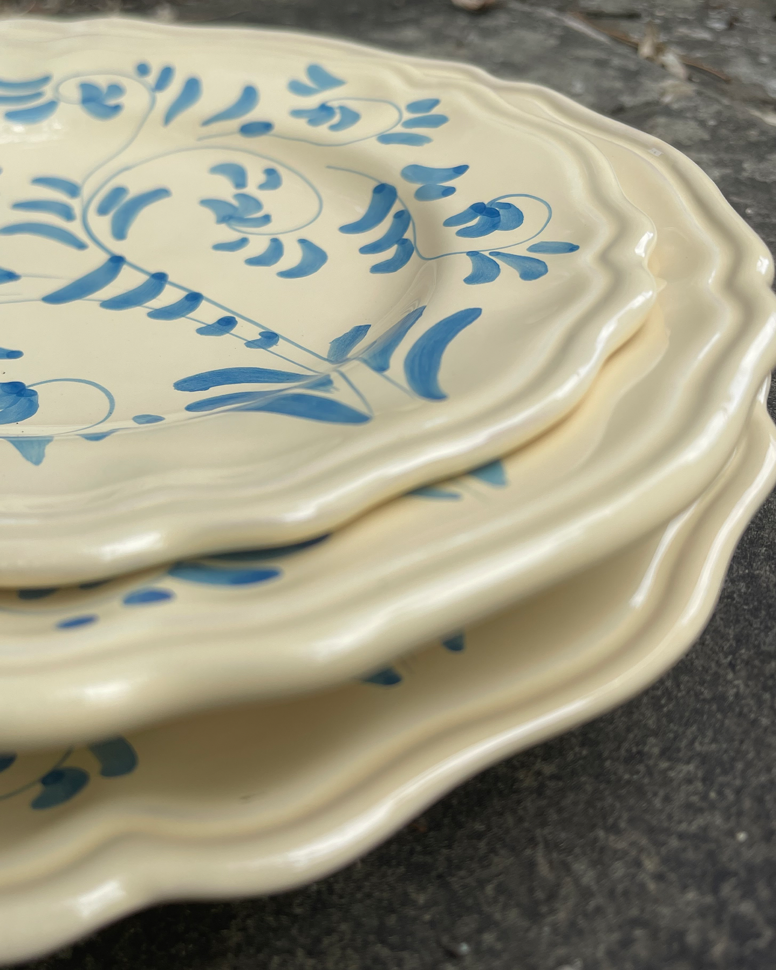 The Genziana Sim Dinner Plate