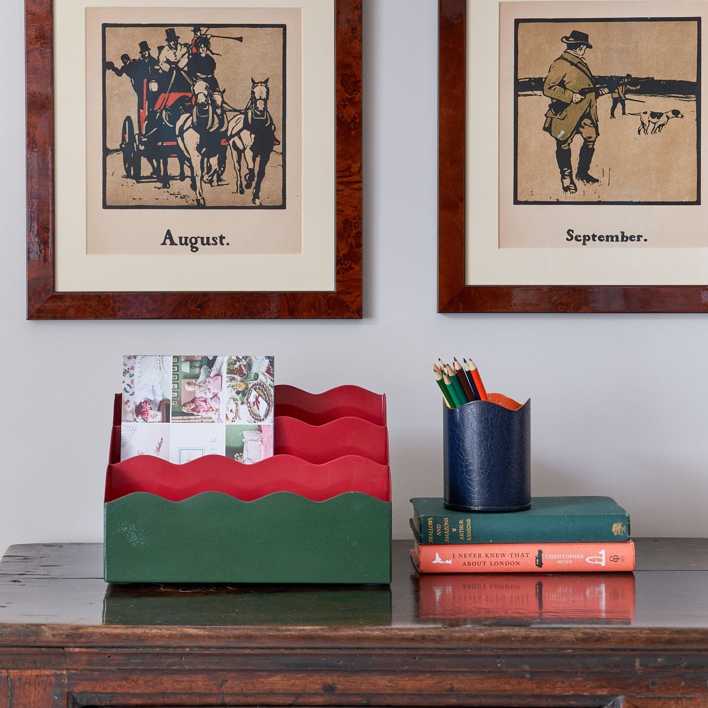 Green letter holder