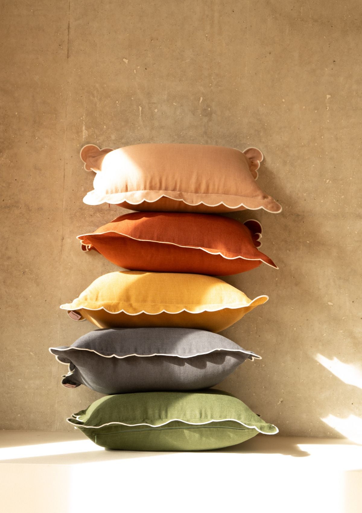 Scalloped Rectangular Linen Cushion in Yellow Ochre & White
