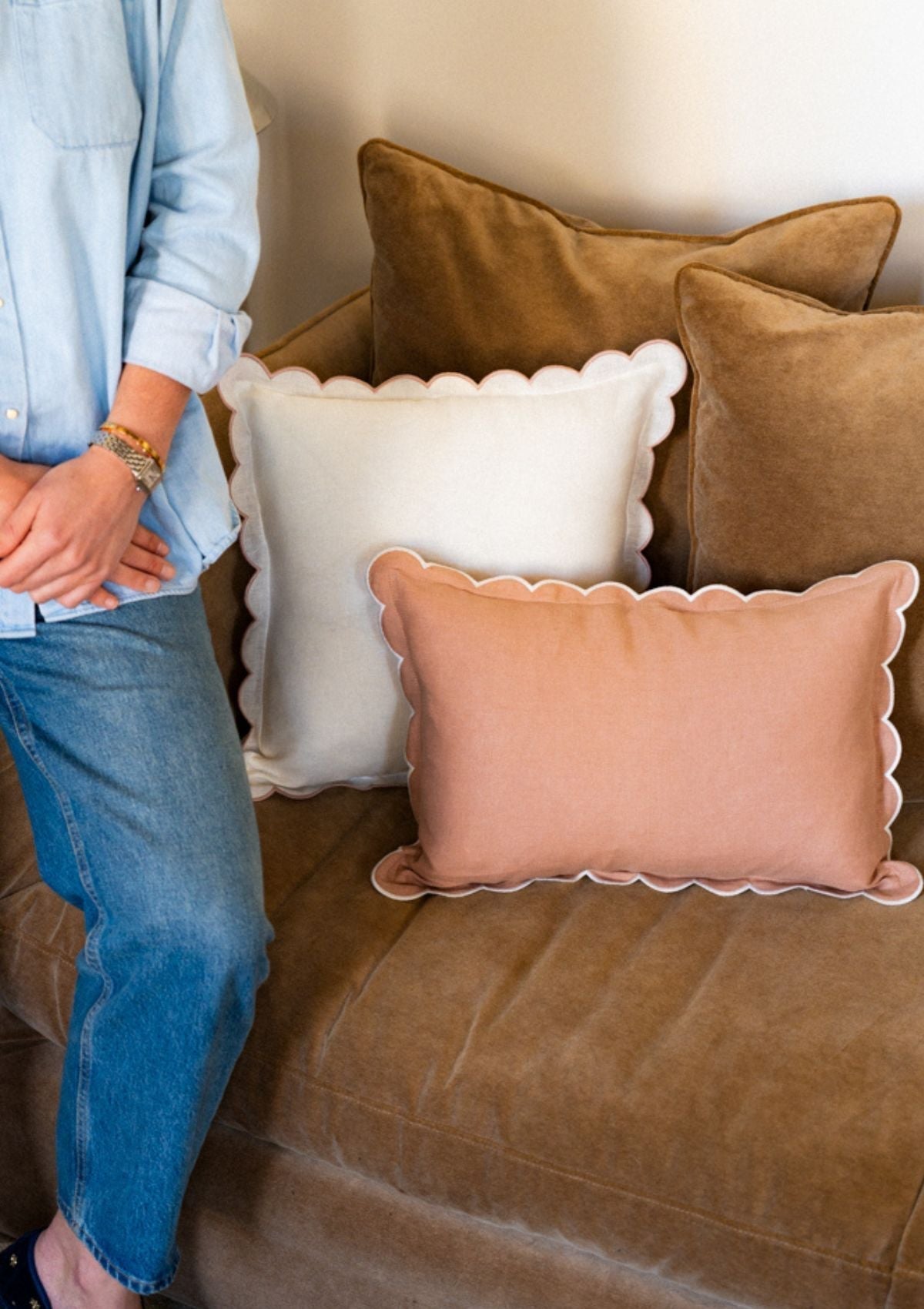 Scalloped Square Linen Cushion in White & Powder Pink