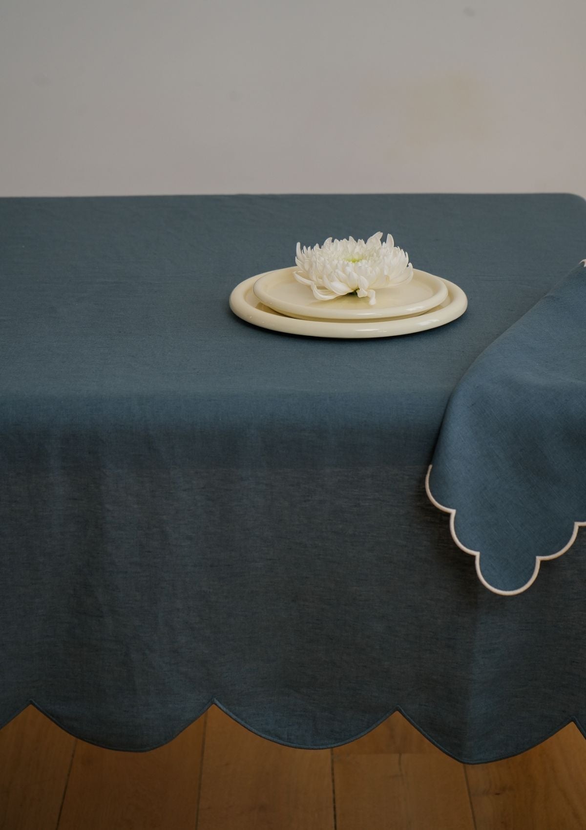 Scalloped Linen Tablecloth in Peacock Blue