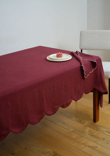 Scalloped Linen Tablecloth in Bordeaux