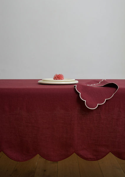 Scalloped Linen Tablecloth in Bordeaux