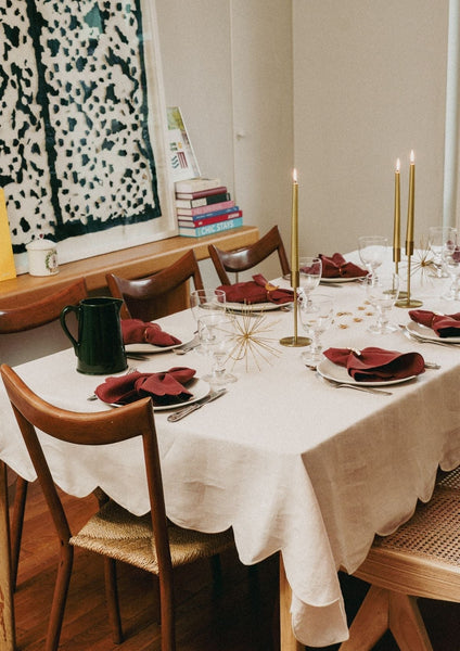 Scalloped Linen Tablecloth in Ivory