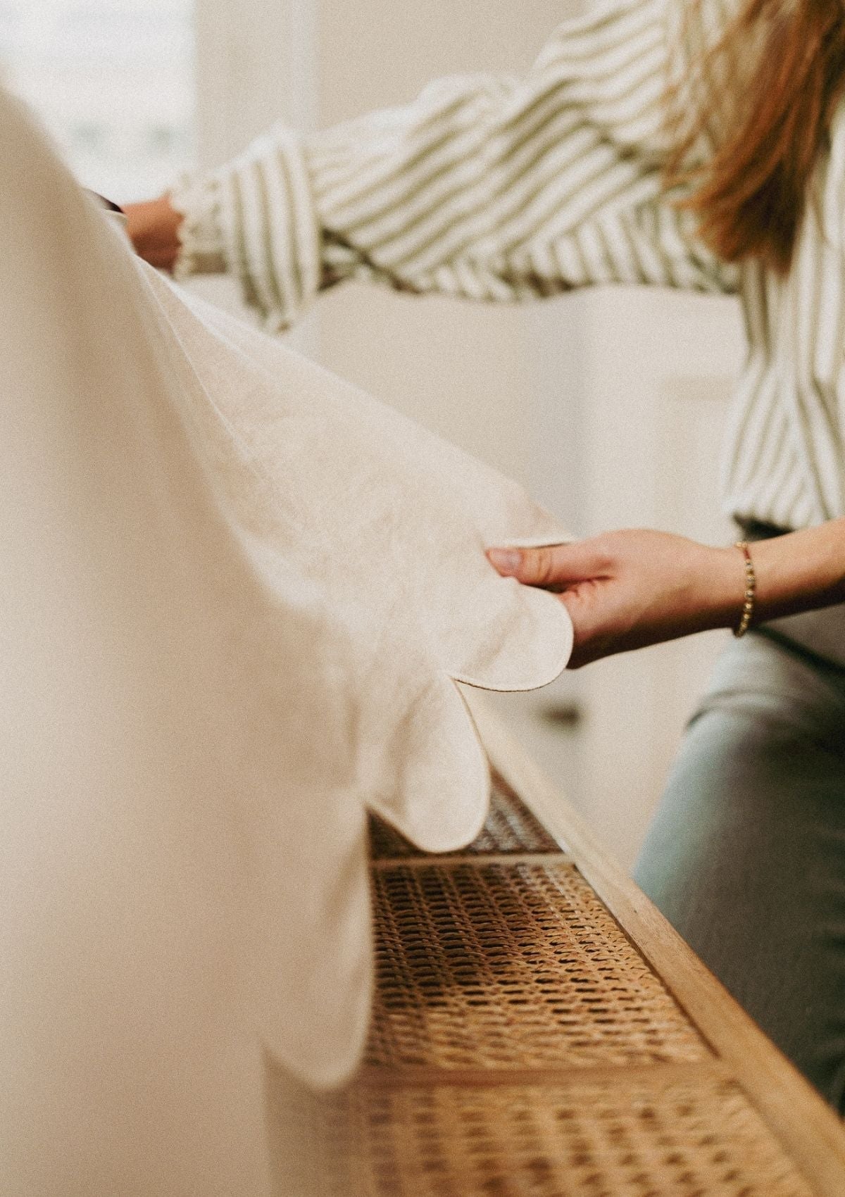 Scalloped Linen Tablecloth in Ivory
