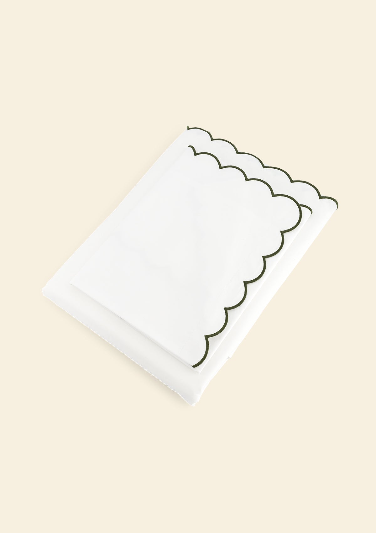 Scalloped Cotton Percale Bedding Set in White & Forest Green