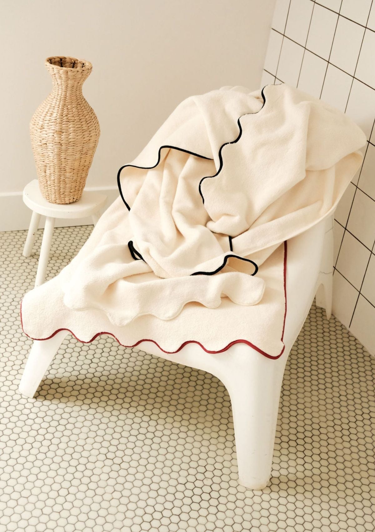 Ivory & Black Cotton Wavy Bath Sheet