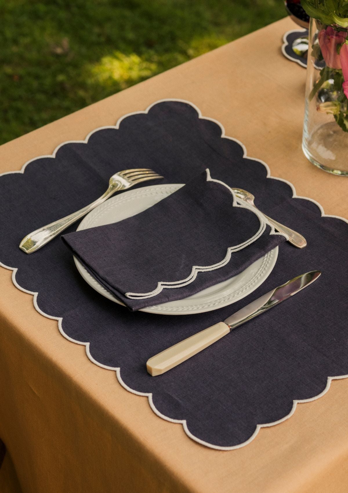 The Slate Blue and White Linen Scalloped Napkins (Set of 2)