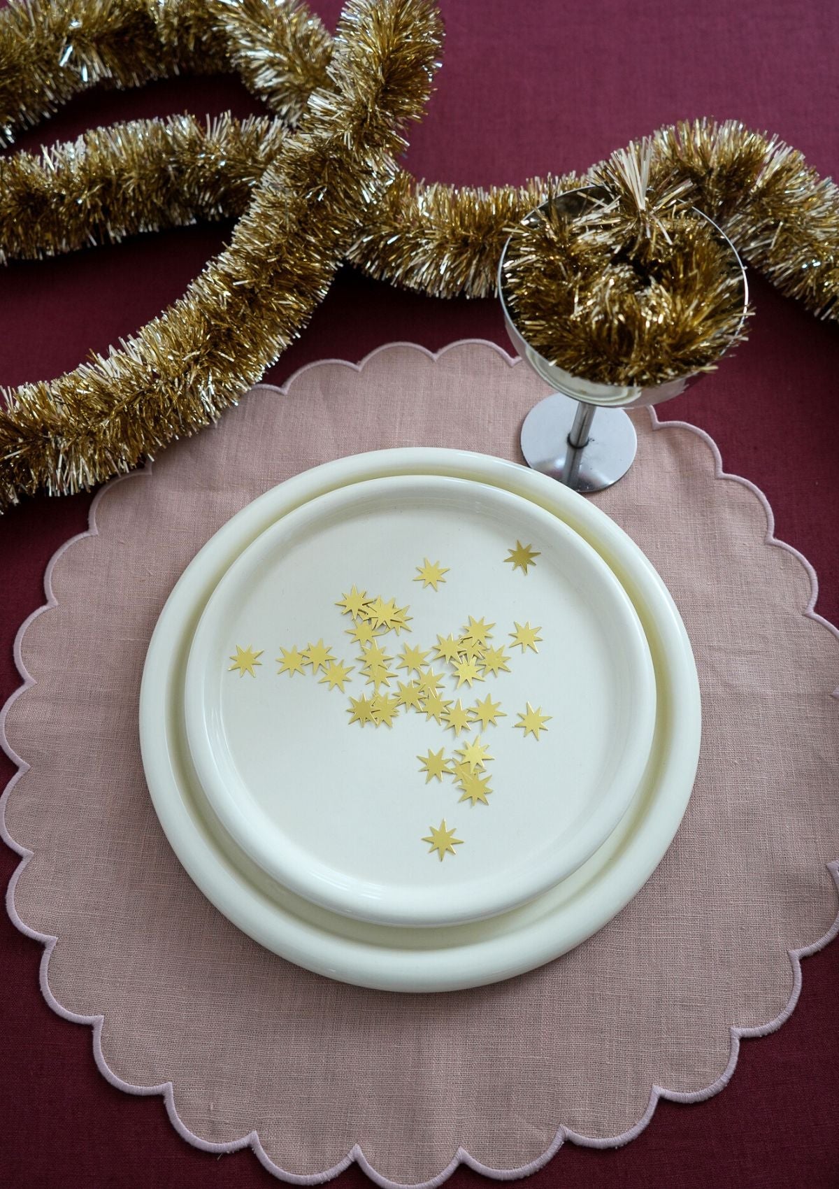 The Blushed Pink Linen Scalloped Round Placemats (Set of 2)