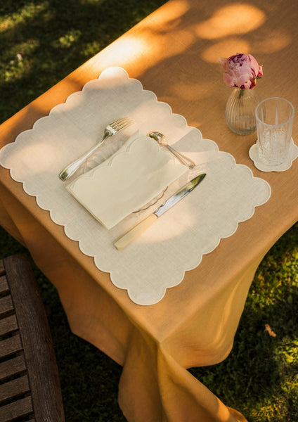 Scalloped Rectangular Linen Placemat in White
