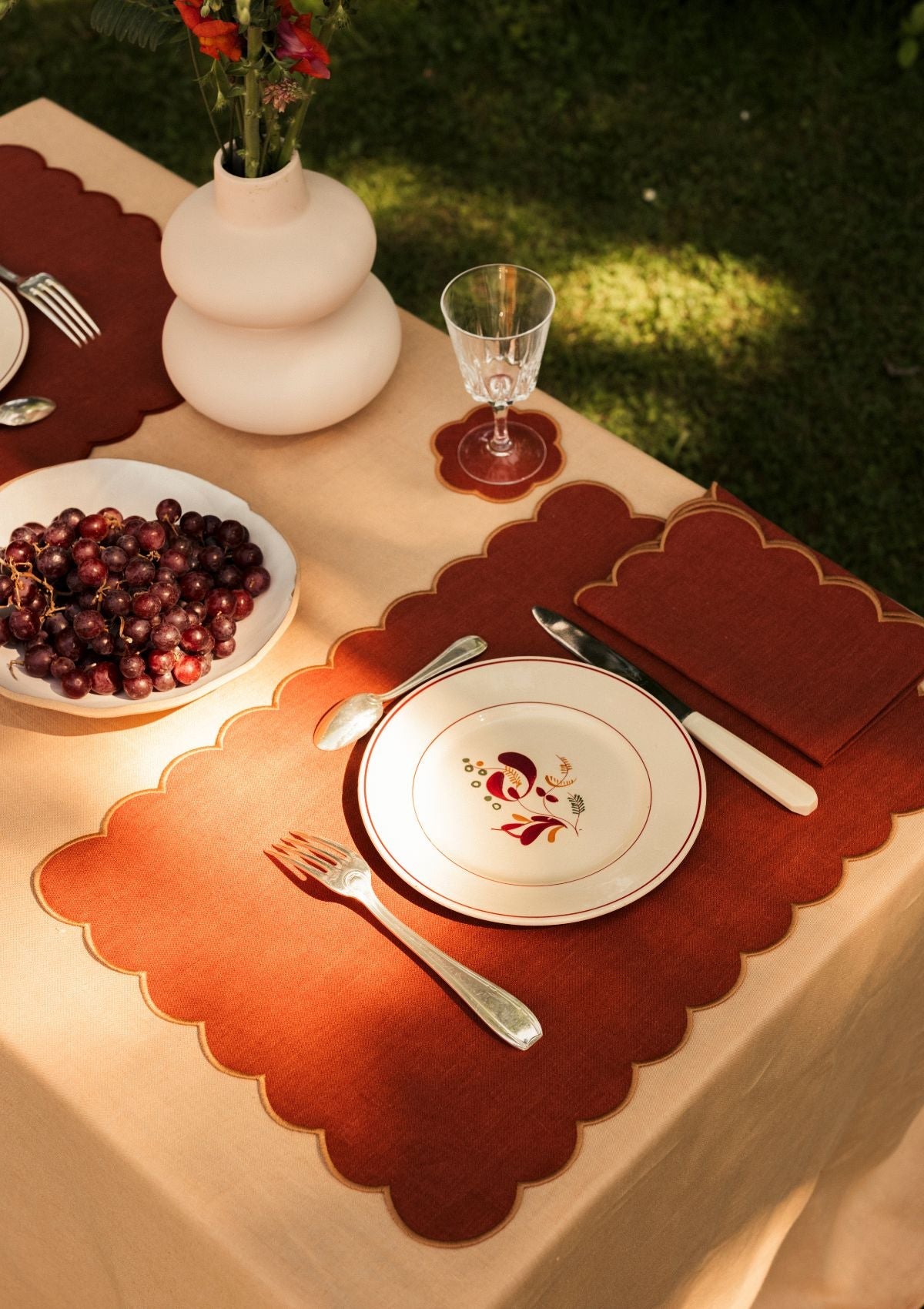The Red and Yellow Ochre Linen Scalloped Rectangular Placemats (Set of 2)