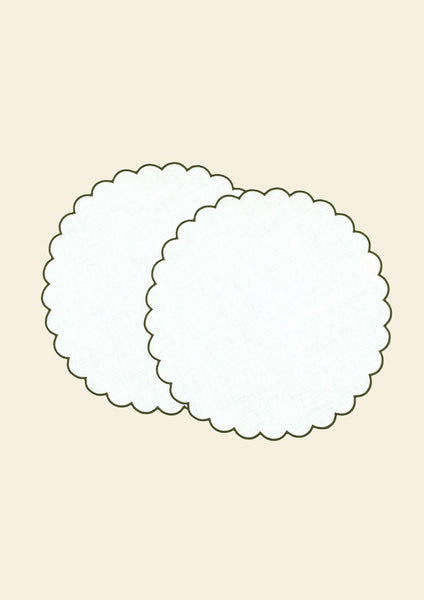 The White and Forest Green Linen Scalloped Round Placemats (Set of 2)