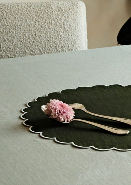 The Forest Green and White Linen Scalloped Round Placemats (Set of 2)