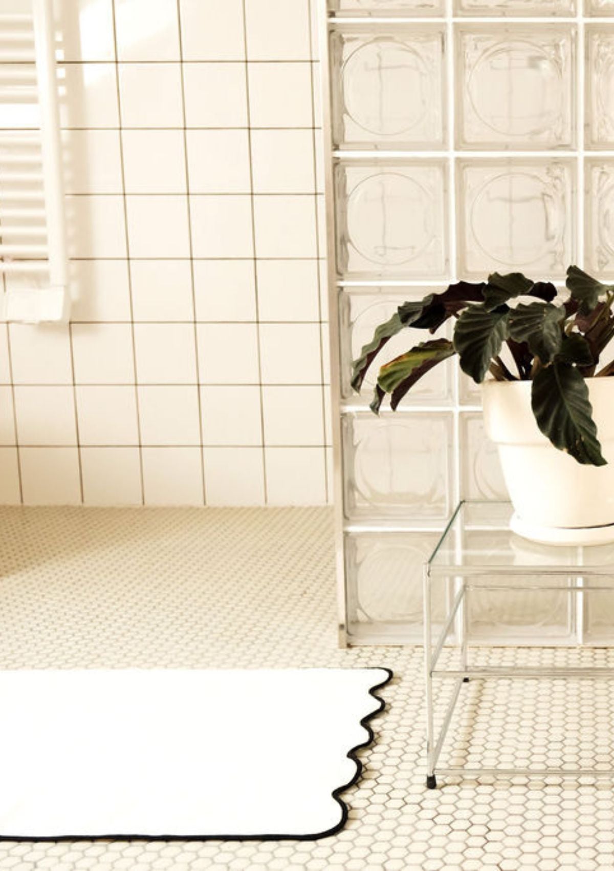Ivory & Black Cotton Wavy Bath Mat