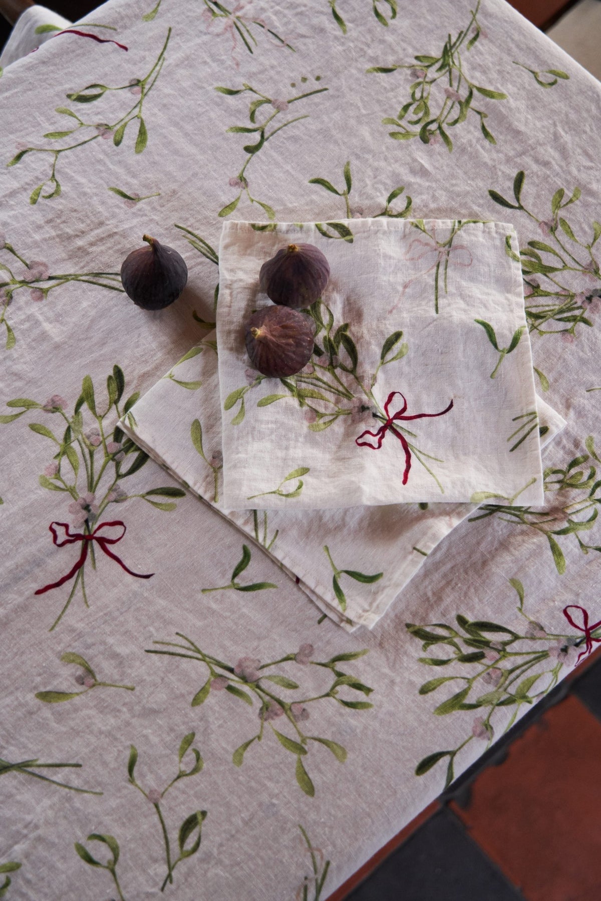 Mistletoe Linen Napkin