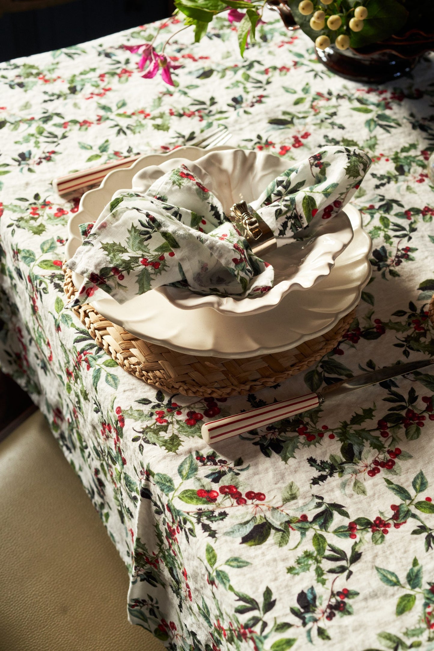 Holly Linen Tablecloth