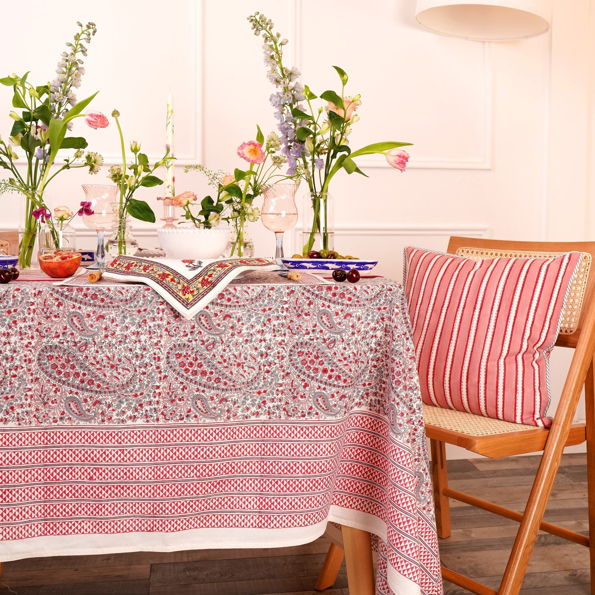 Pink City Cushion Cover (45 x 45 cm)