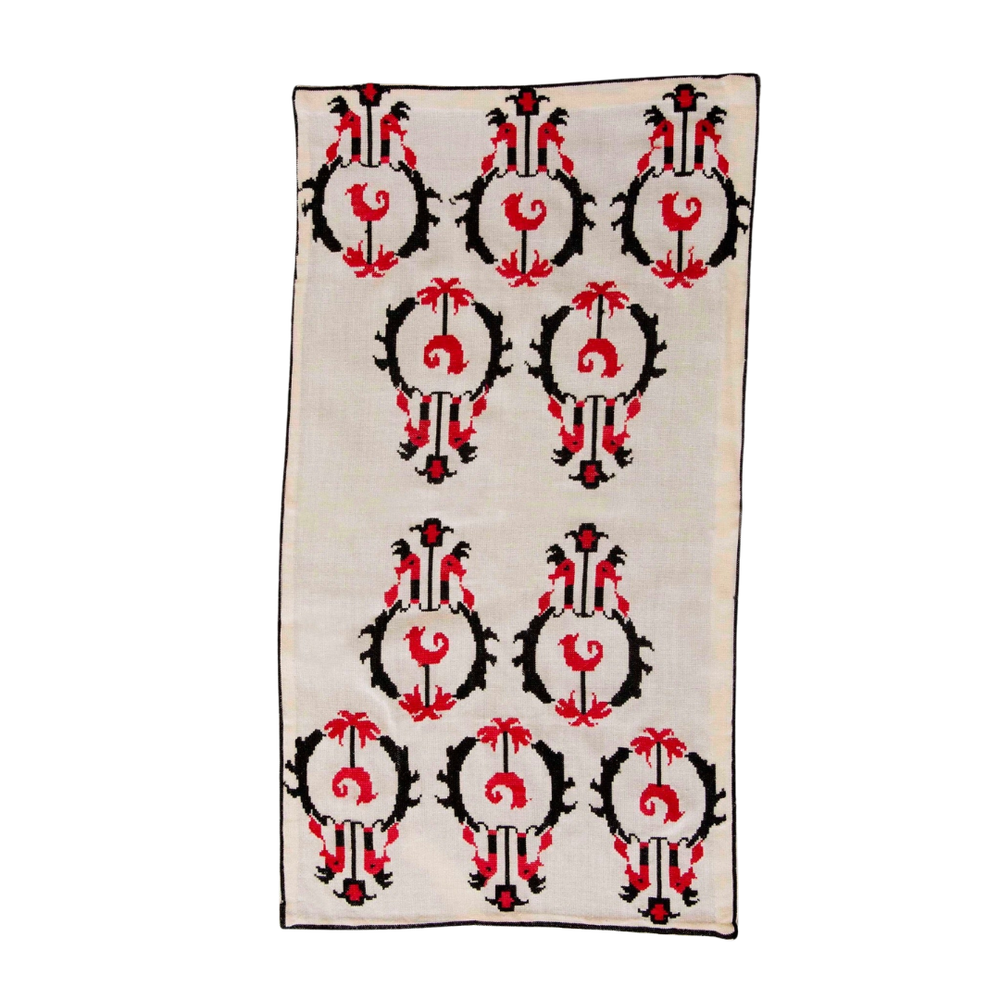 Symposio Vintage Table Runner