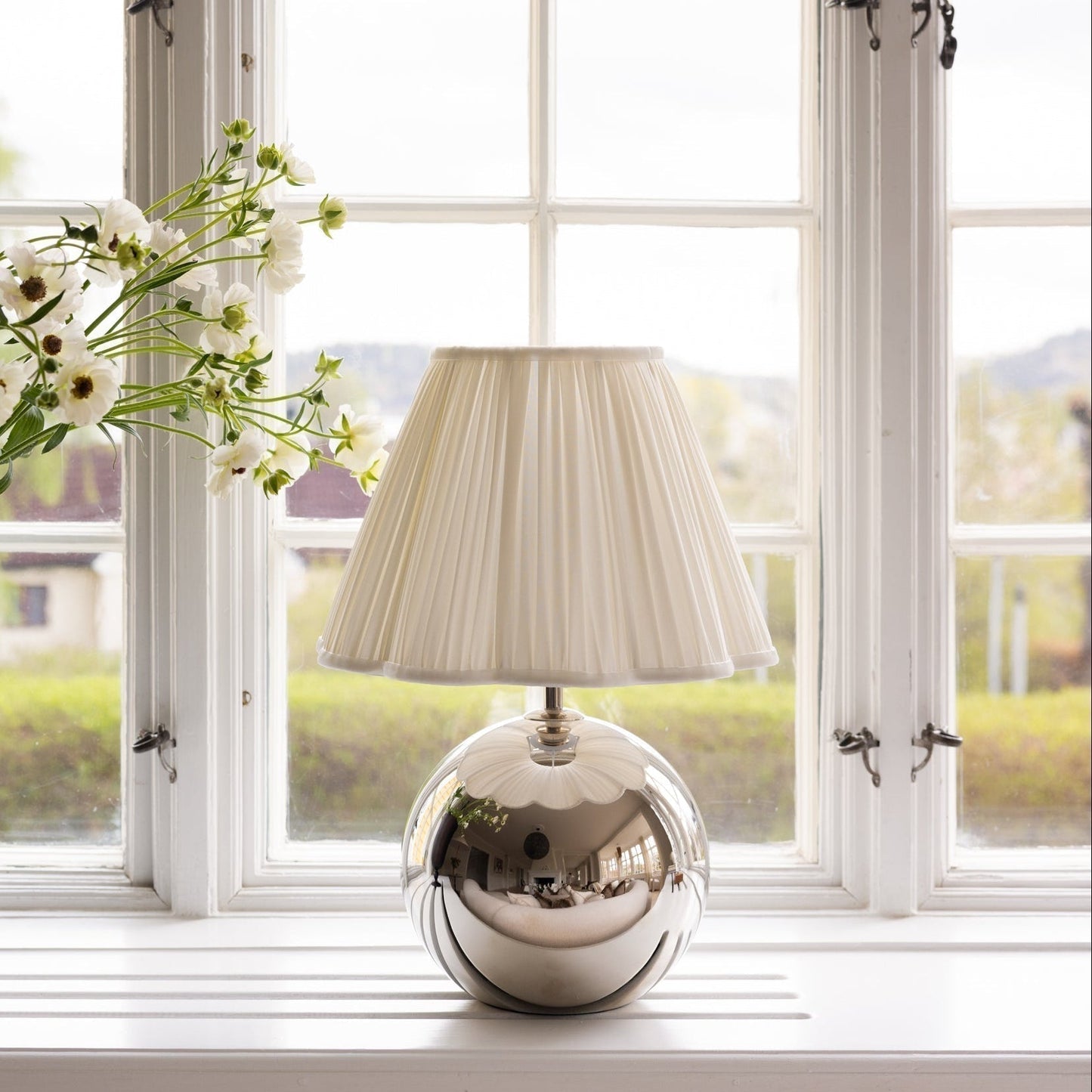 Chelsea Rechargeable Table Lamp