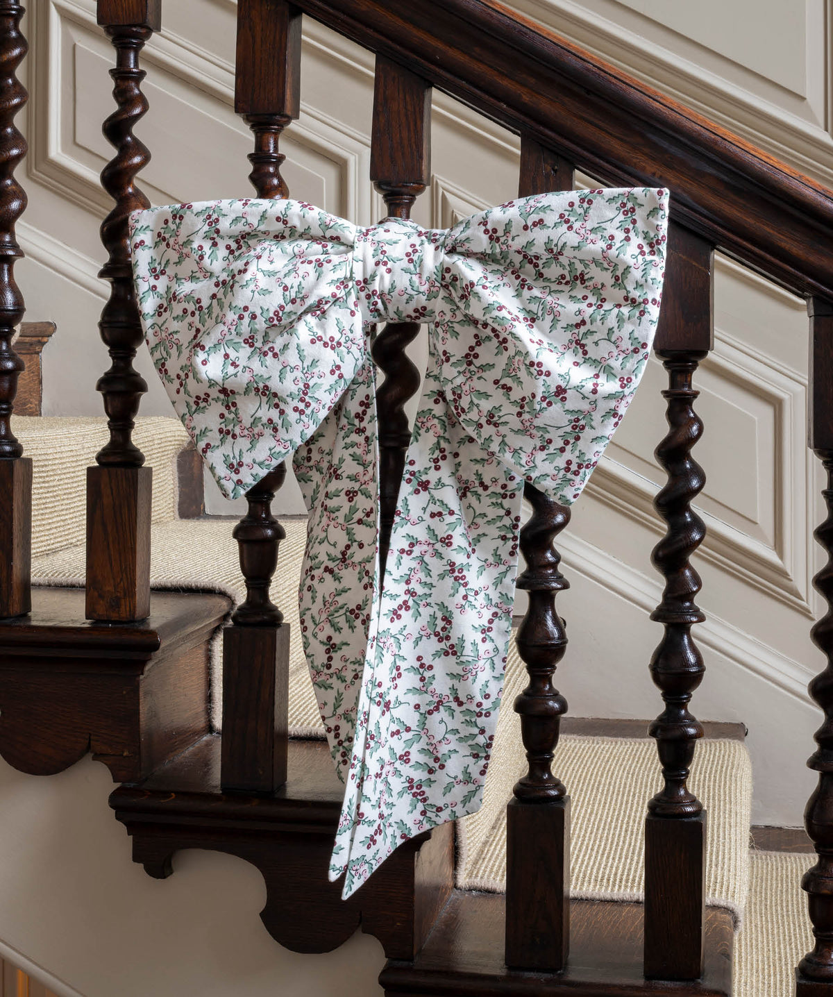 Christmas Hanging Bow - Berry Vines