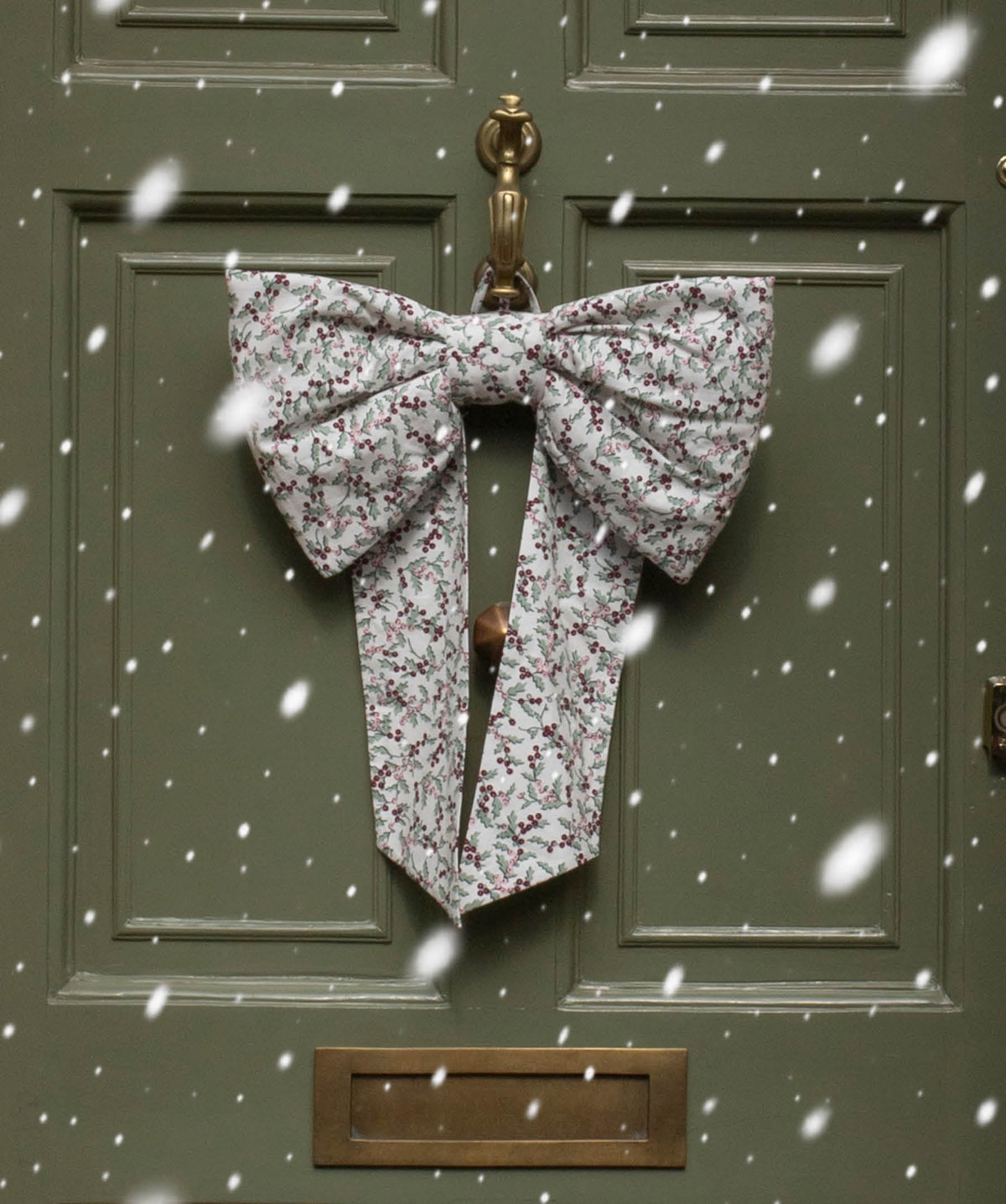 Christmas Hanging Bow - Berry Vines