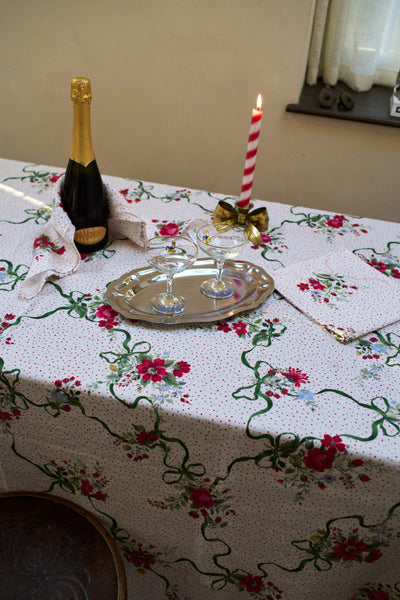 Winter Bouquet Tablecloth Green Bows