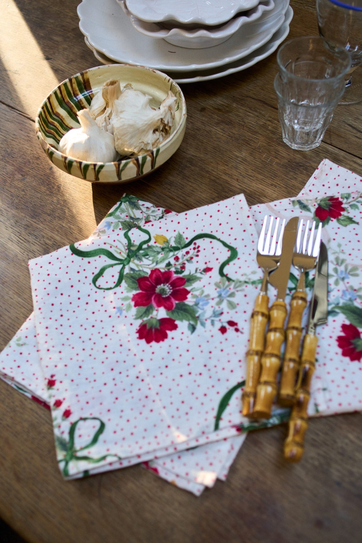 Winter Bouquet Linen Green Bows