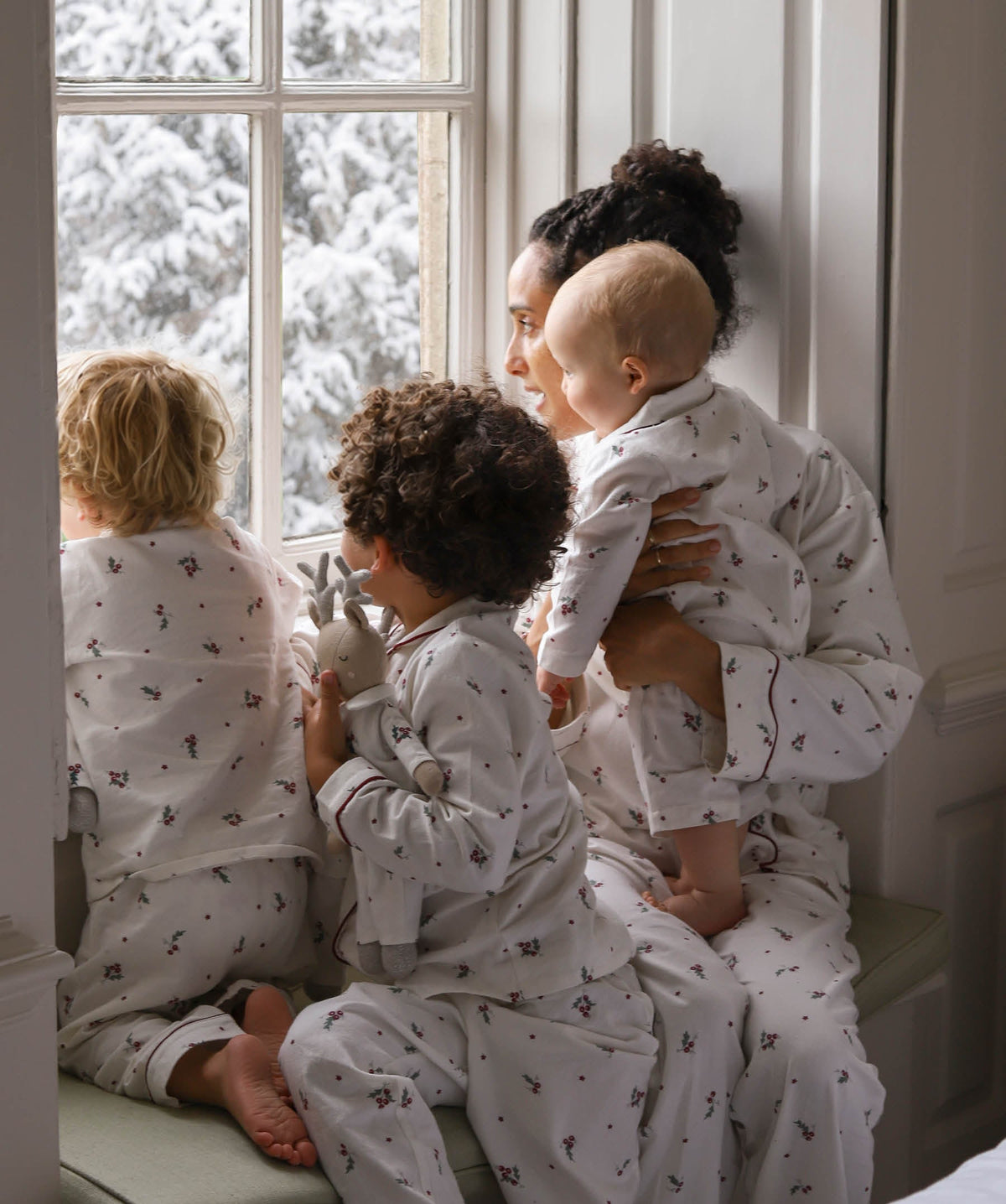 Women's Flannel Pyjamas - Holly Scatter