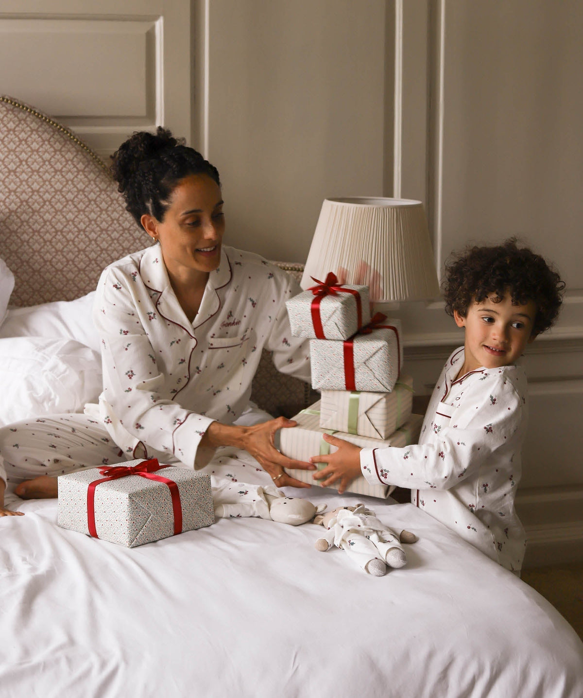 Women's Flannel Pyjamas - Holly Scatter