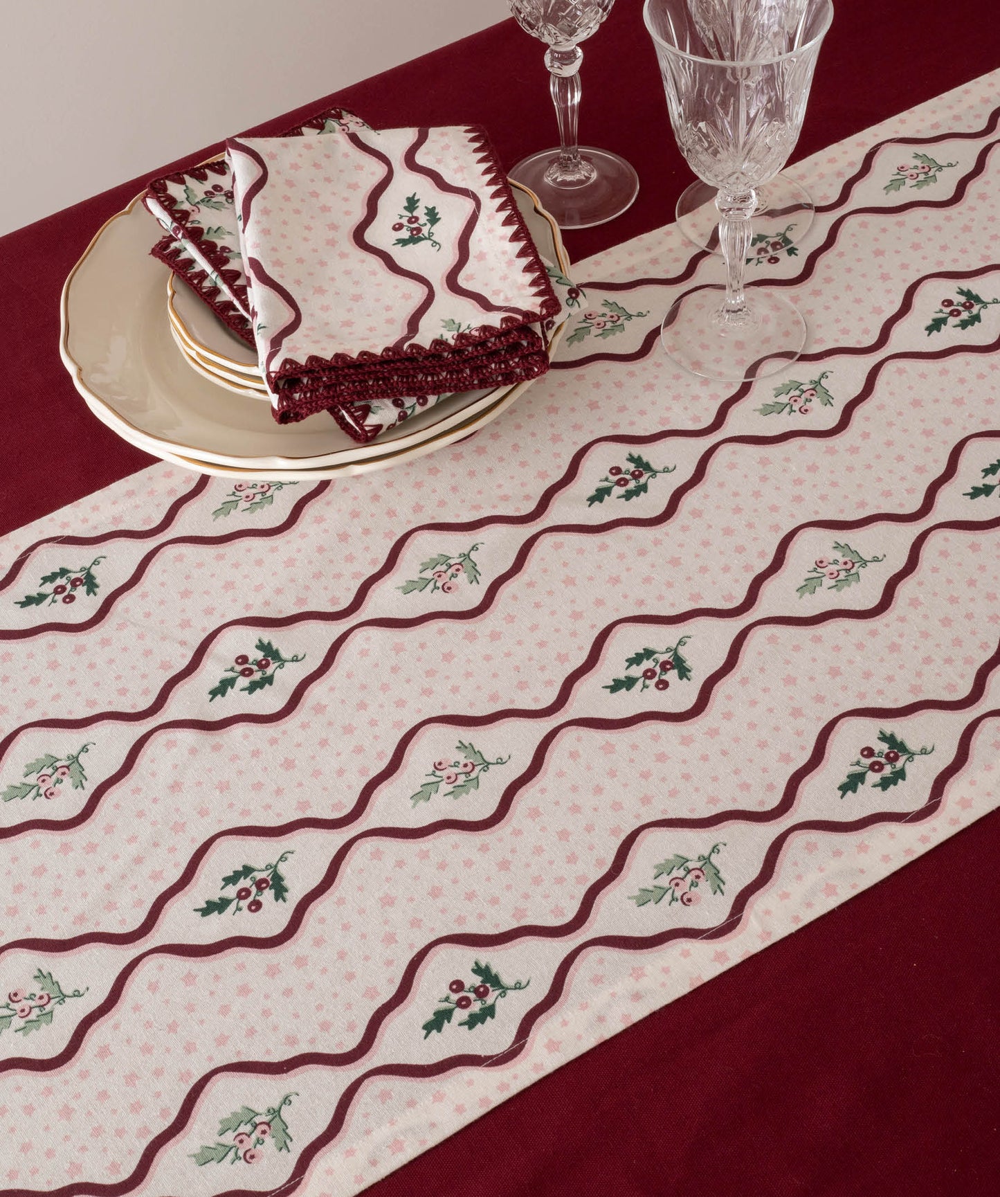 Table Runner - Berry Ribbons