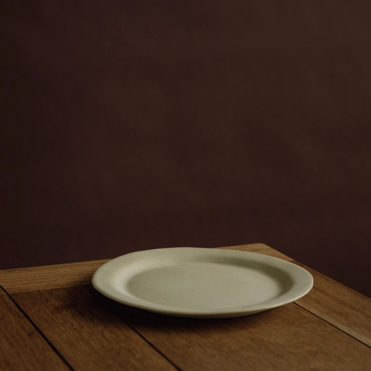 Yukina Omori Flat plate (Light Beige / Dark Beige)