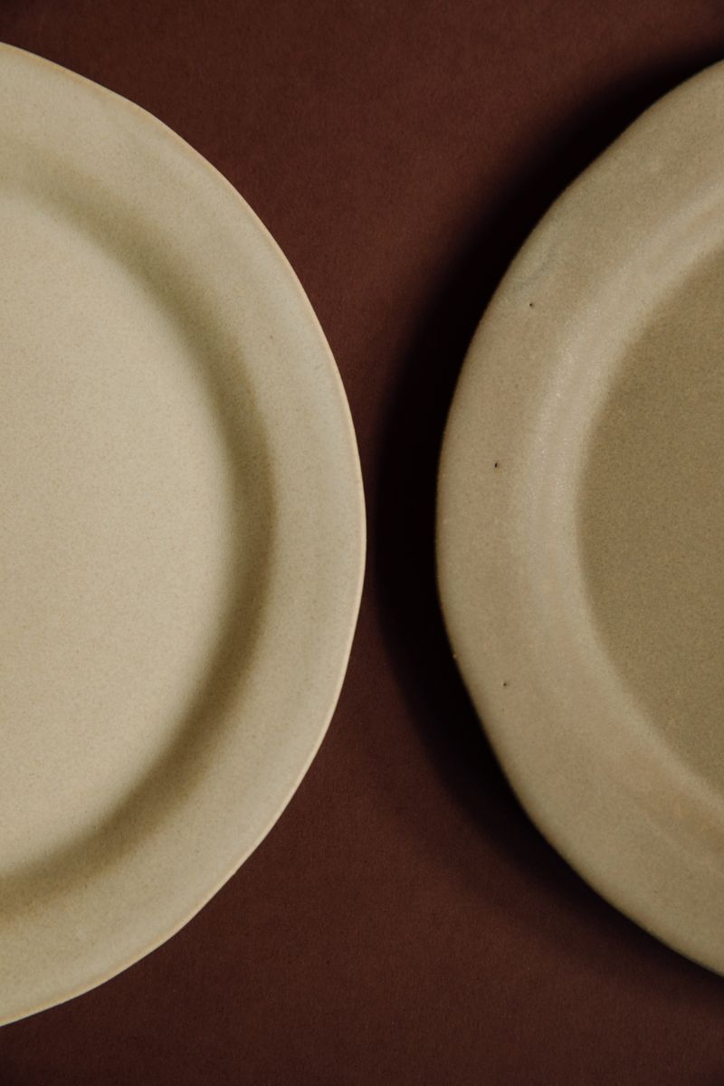 Yukina Omori Flat plate (Light Beige / Dark Beige)