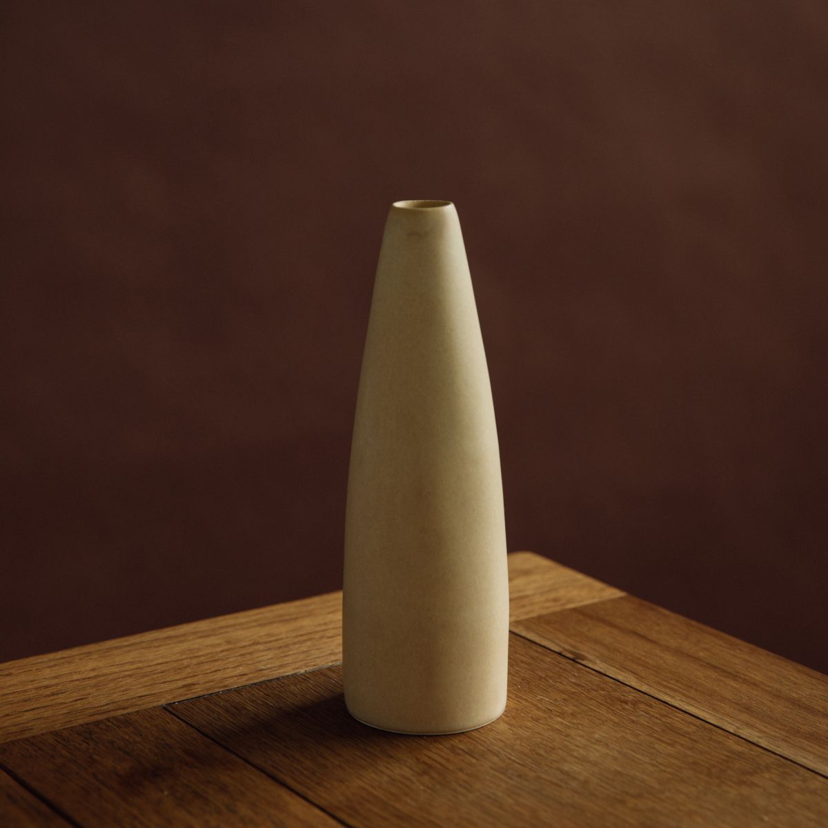 Yukina Omori Tall Vase (Light Beige / Dark Beige)