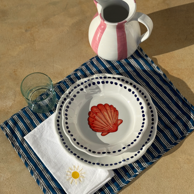 Estate Red Shell Plate 16cm
