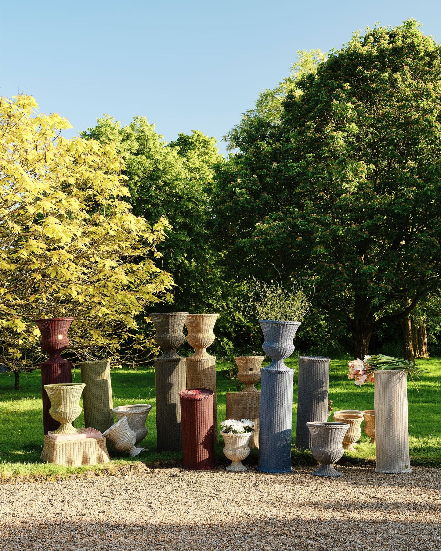 MEDICI Vase with Pedestal, Bordeaux Red