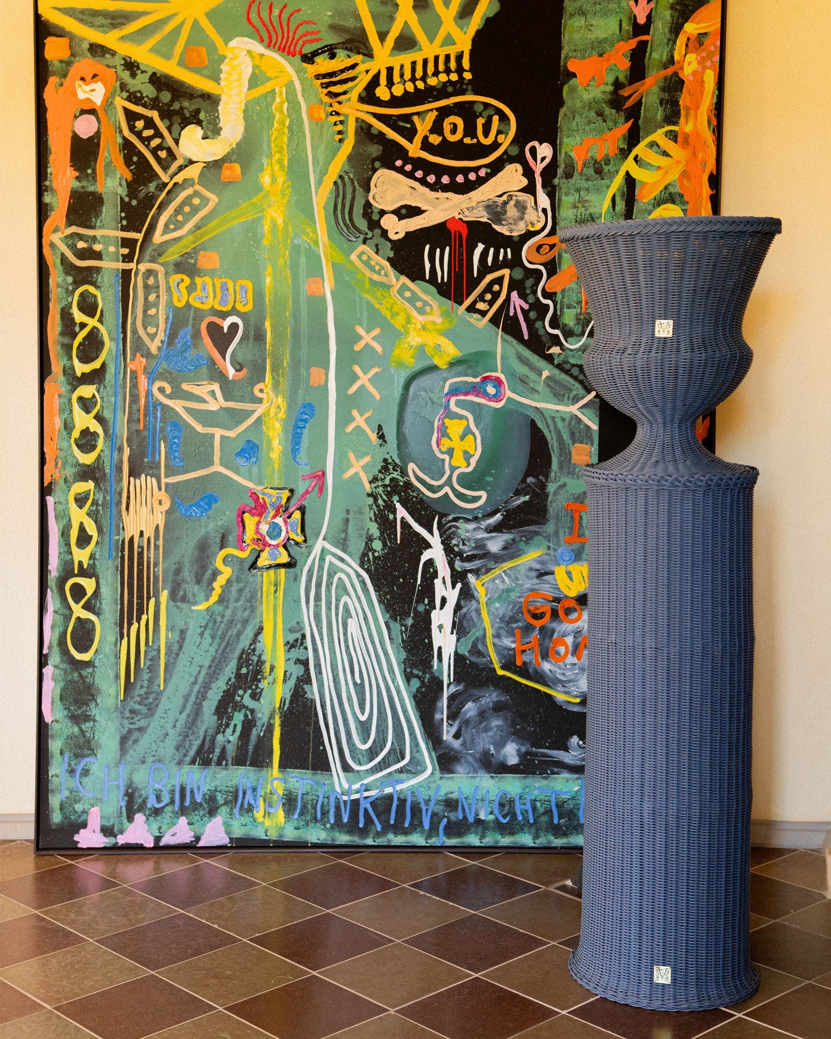 MEDICI Vase with Pedestal, Dove Blue