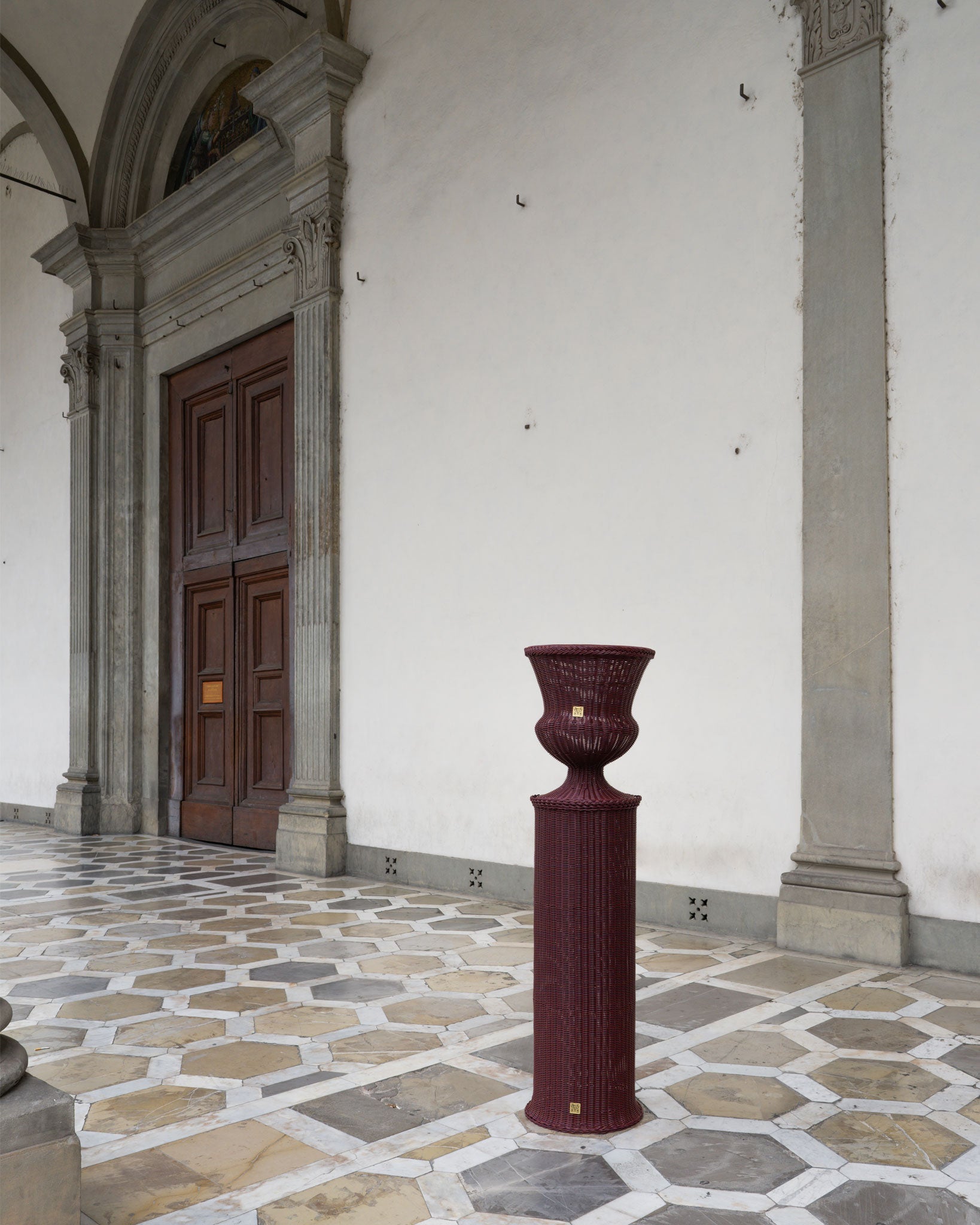 MEDICI Vase with Pedestal, Bordeaux Red