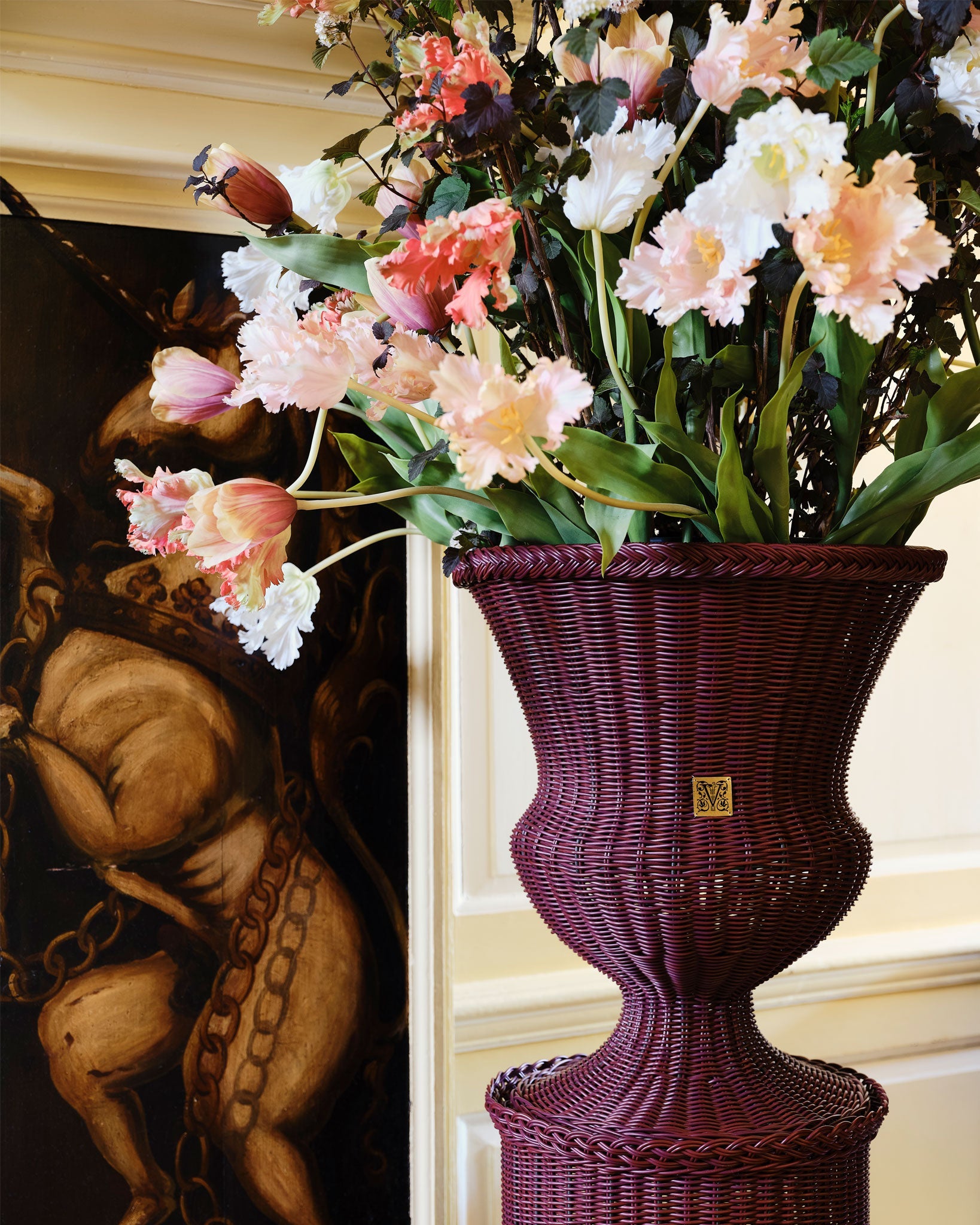 MEDICI Vase with Pedestal, Bordeaux Red