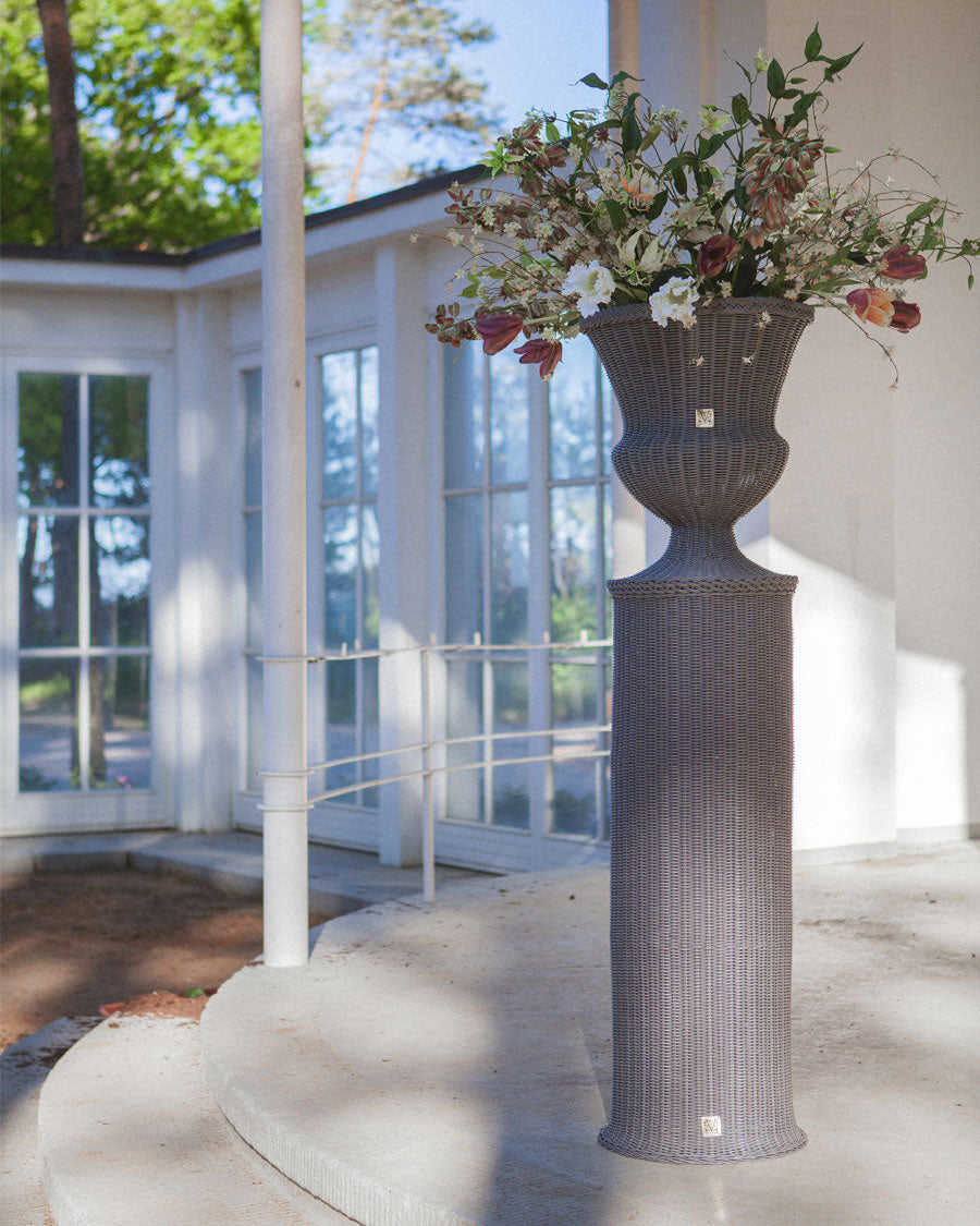 MEDICI Vase with Pedestal, Platinum Grey