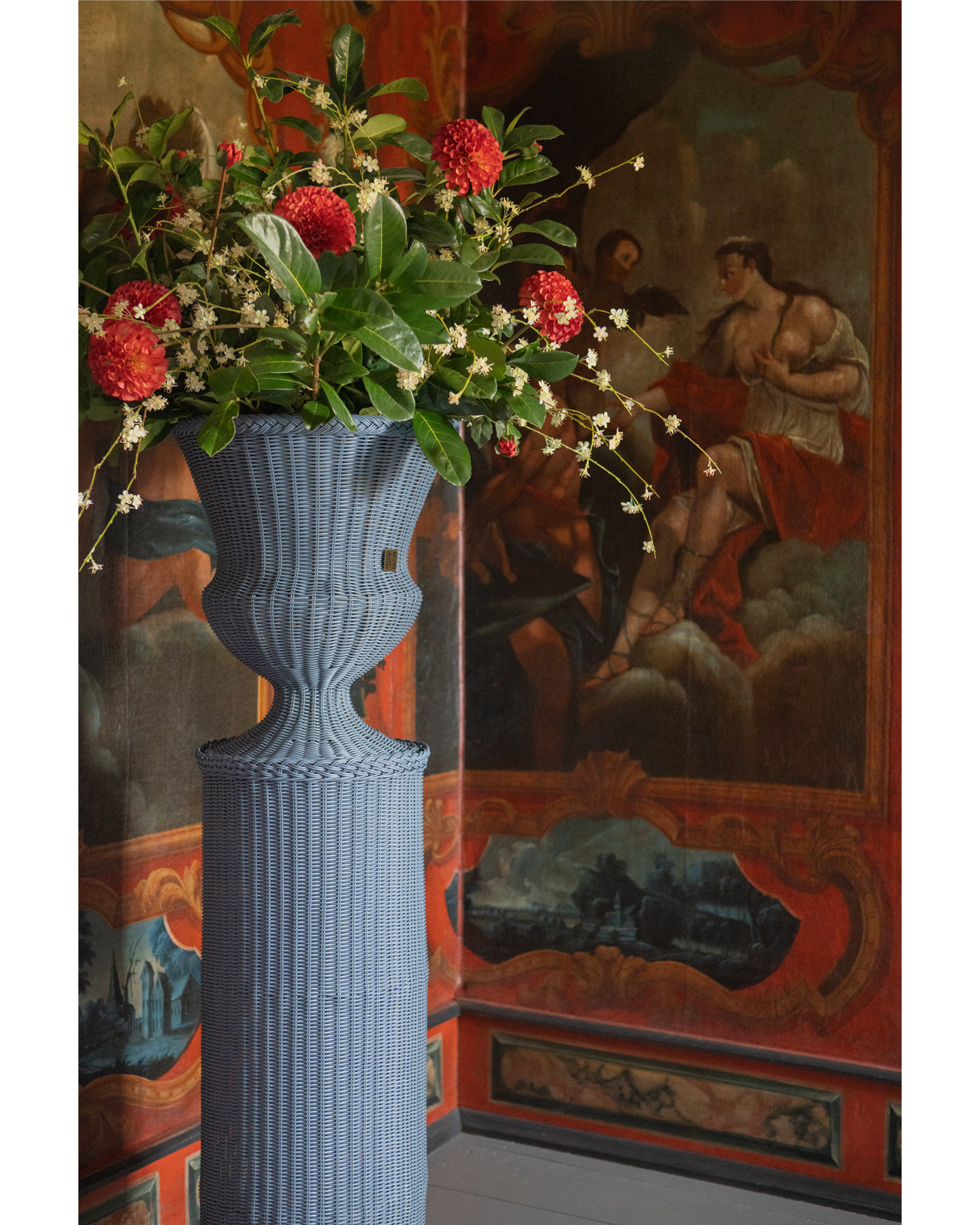 MEDICI Vase with Pedestal, Dove Blue