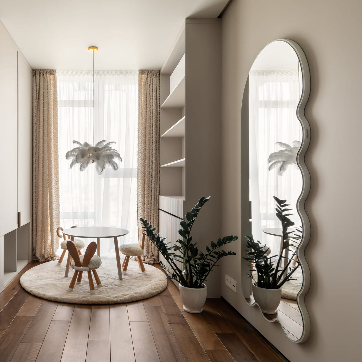 Sculptural Wavy Mirror with a Slim Color Frame - Pinc Archvyli R8