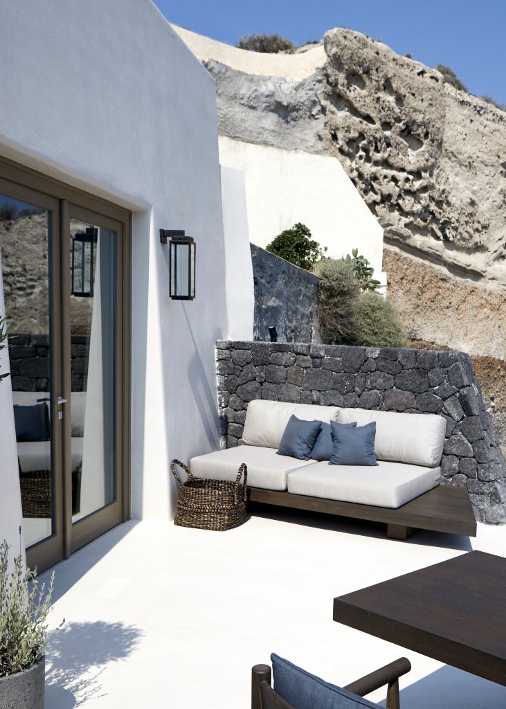 Make Yourself at Home: Review of Vora, Santorini