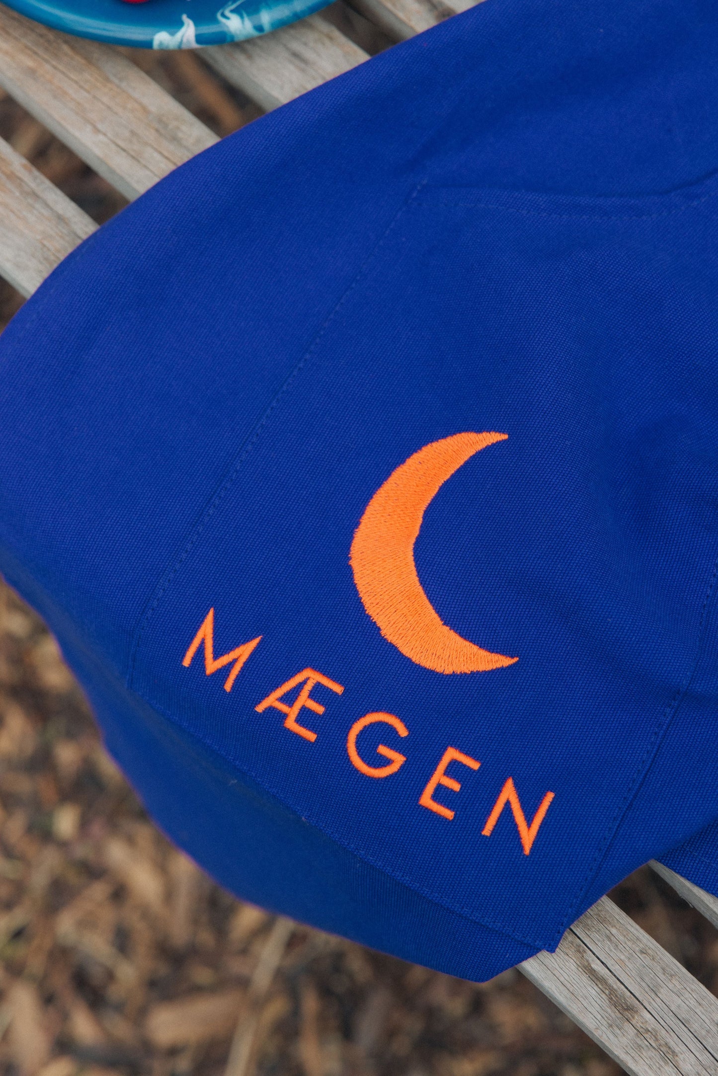 The MÆGEN Apron - Cobalt Blue