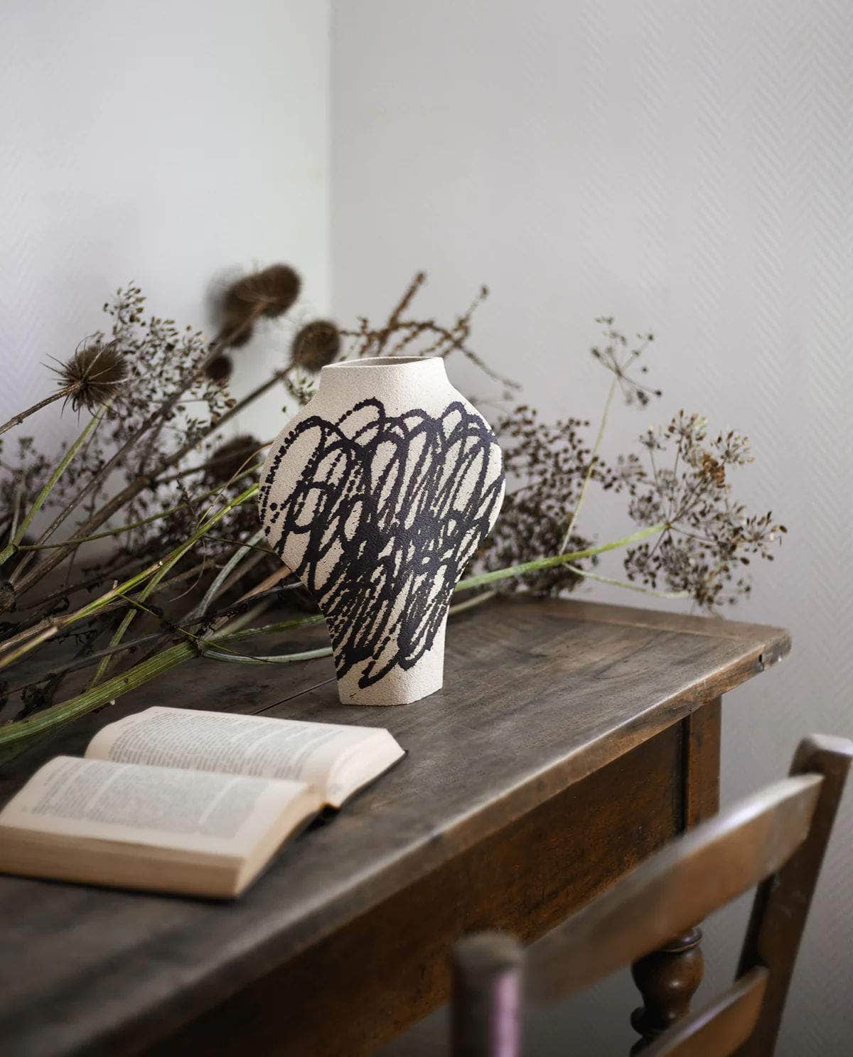 Ceramic Vase ‘Dal - Circles Black’