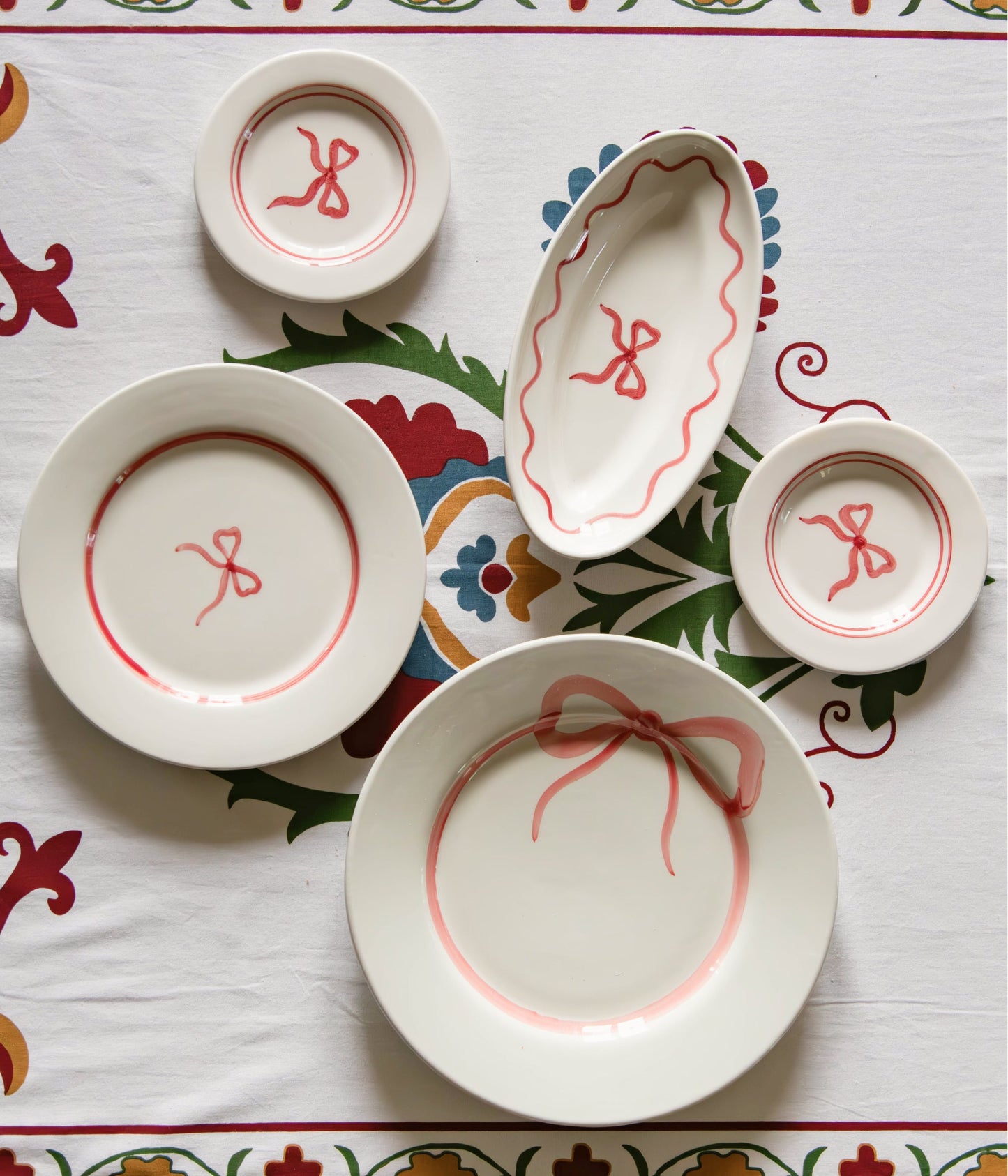 Bow Salad Plate - Dark Pink 22 cm