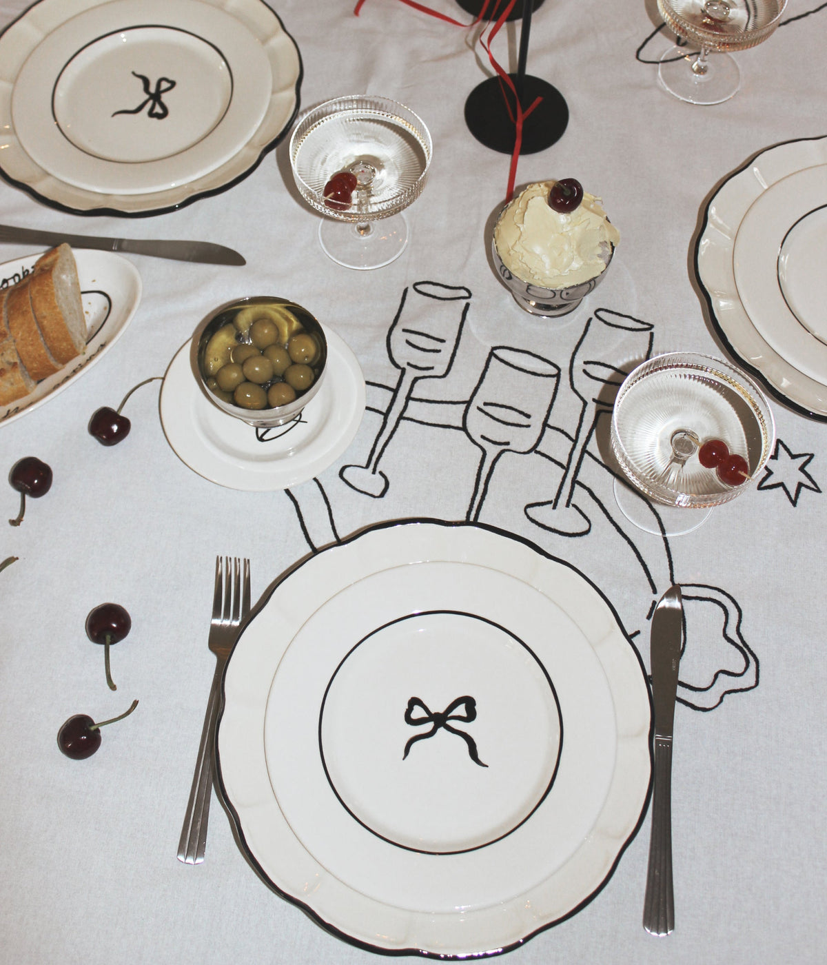 Bow Salad Plate - Black 22 cm